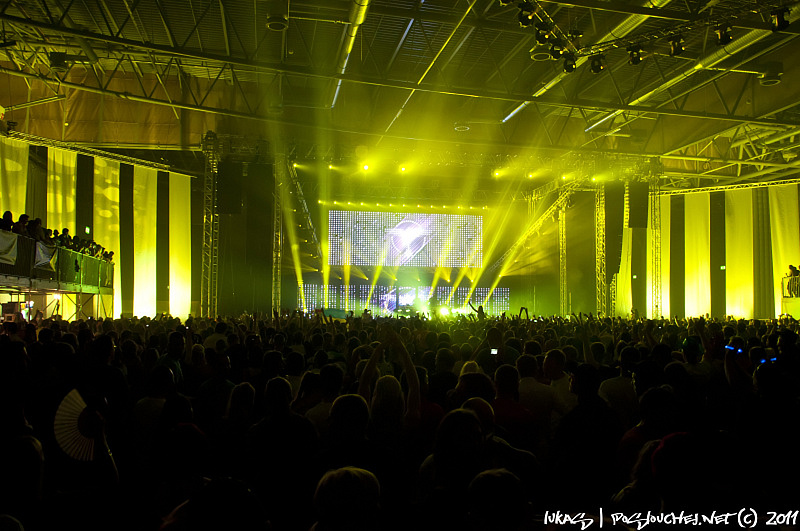 TIËSTO - Pátek 17. 6. 2011