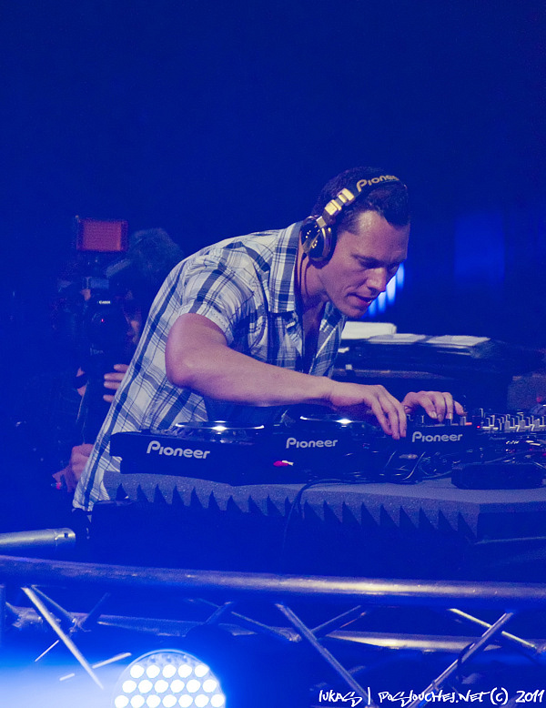 TIËSTO - Pátek 17. 6. 2011