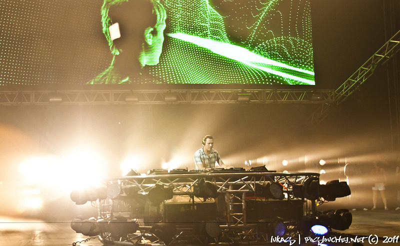 TIËSTO - Pátek 17. 6. 2011