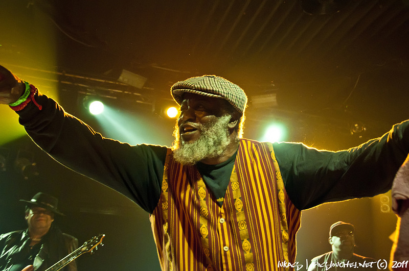 SLY & ROBBIE FEAT. JUNIOR REID - Úterý 9. 8. 2011