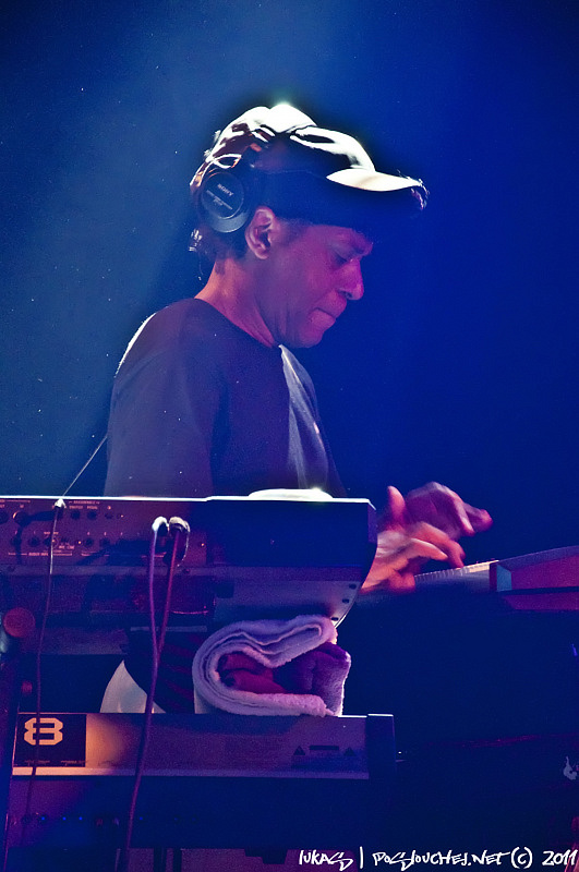 SLY & ROBBIE FEAT. JUNIOR REID - Úterý 9. 8. 2011