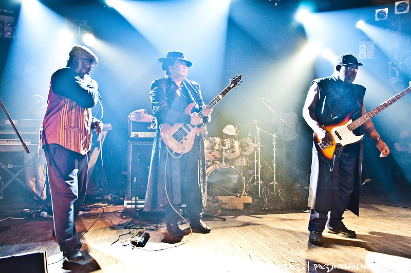 SLY & ROBBIE FEAT. JUNIOR REID - Úterý 9. 8. 2011