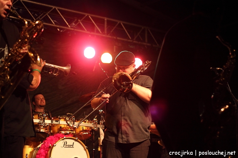 koncert: 100 ZVÍŘAT - Čtvrtek 1. 9. 2011