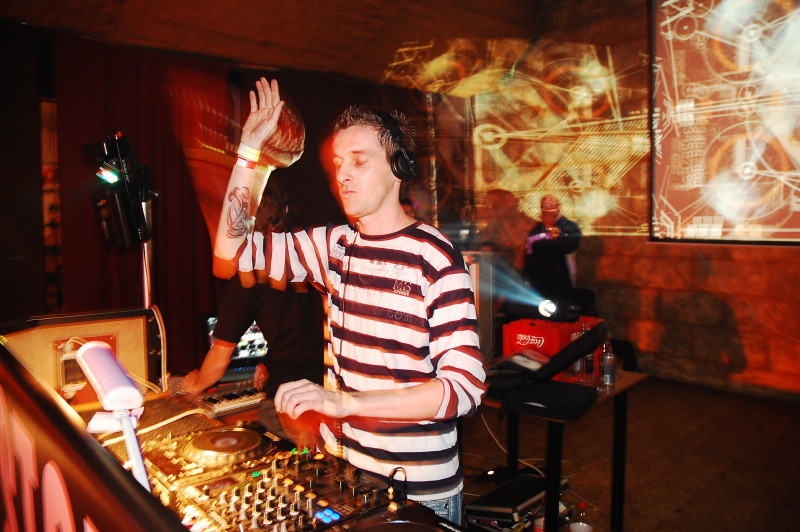 CALLING VIBES - Sobota 29. 10. 2011