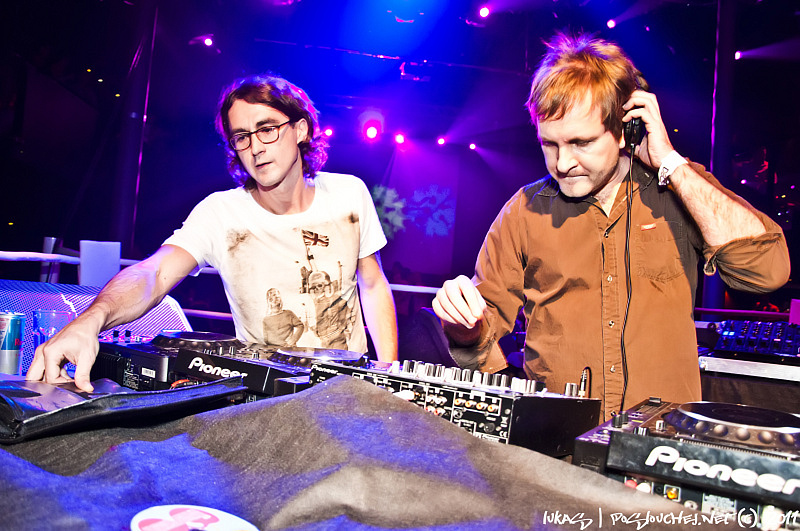 DECADANCE – BACK TO CZECH! - Pátek 4. 11. 2011