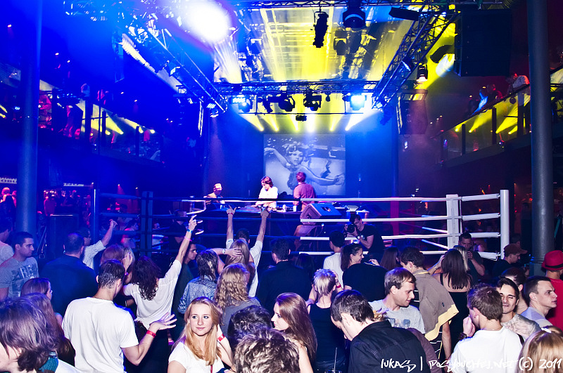 DECADANCE – BACK TO CZECH! - Pátek 4. 11. 2011