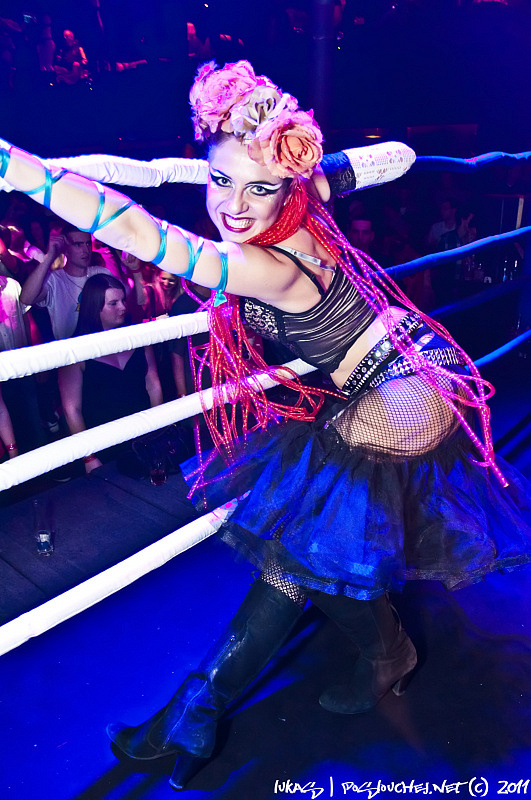 DECADANCE – BACK TO CZECH! - Pátek 4. 11. 2011