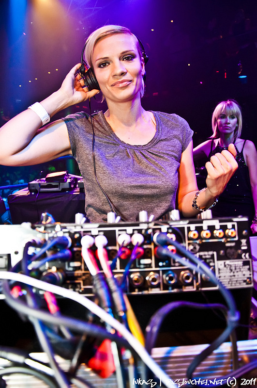 DECADANCE – BACK TO CZECH! - Pátek 4. 11. 2011
