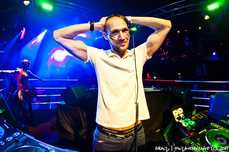 DECADANCE – BACK TO CZECH! - Pátek 4. 11. 2011