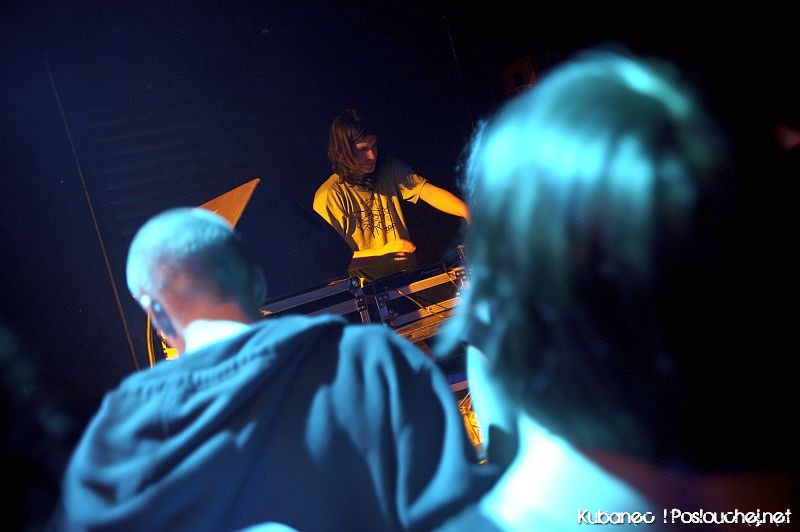 MOVE FESTIVAL  - Úterý 8. 11. 2011