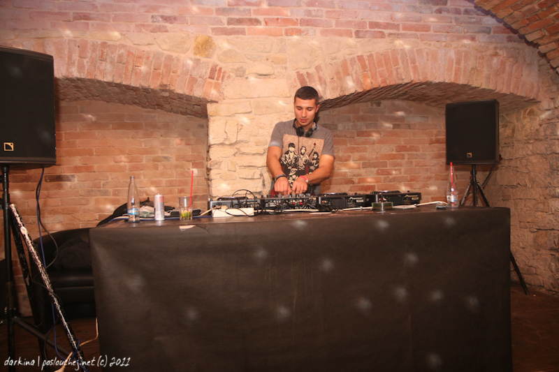 DUB FX & Flower - Pátek 11. 11. 2011
