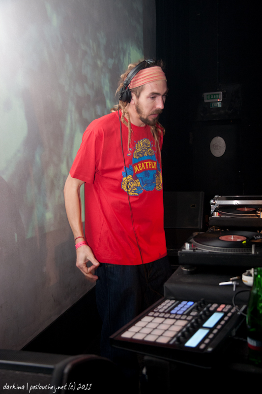 DUB FX & Flower - Pátek 11. 11. 2011