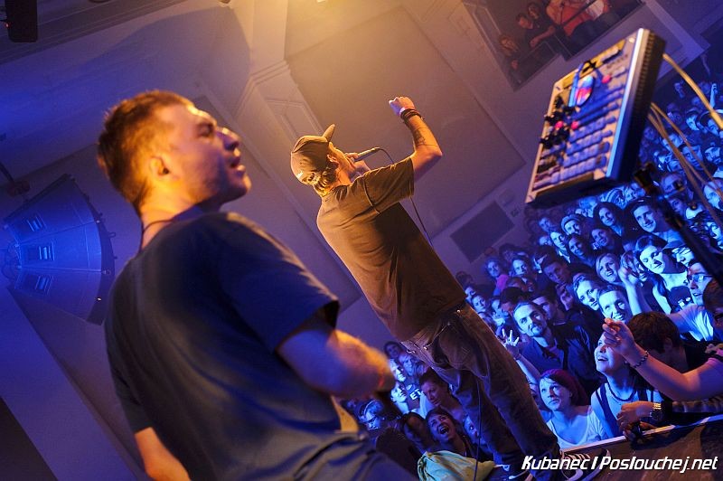 DUB FX & Flower - Pátek 11. 11. 2011