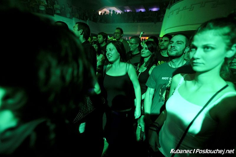 DUB FX & Flower - Pátek 11. 11. 2011