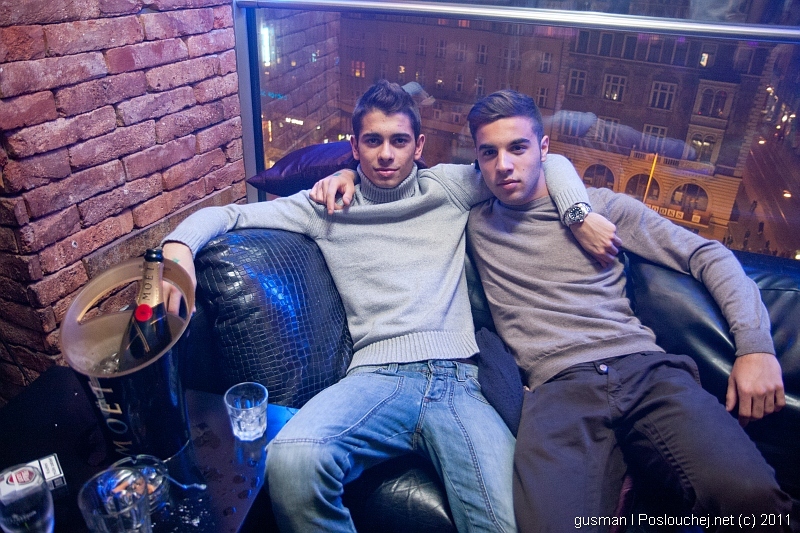 Play - 24.11.11