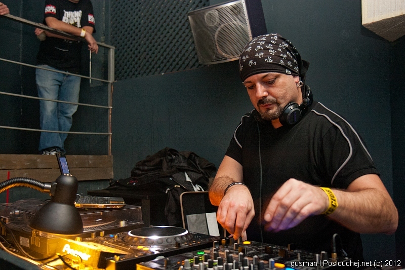 POPOF: FIRST TIME IN PRAGUE! - Pátek 27. 1. 2012