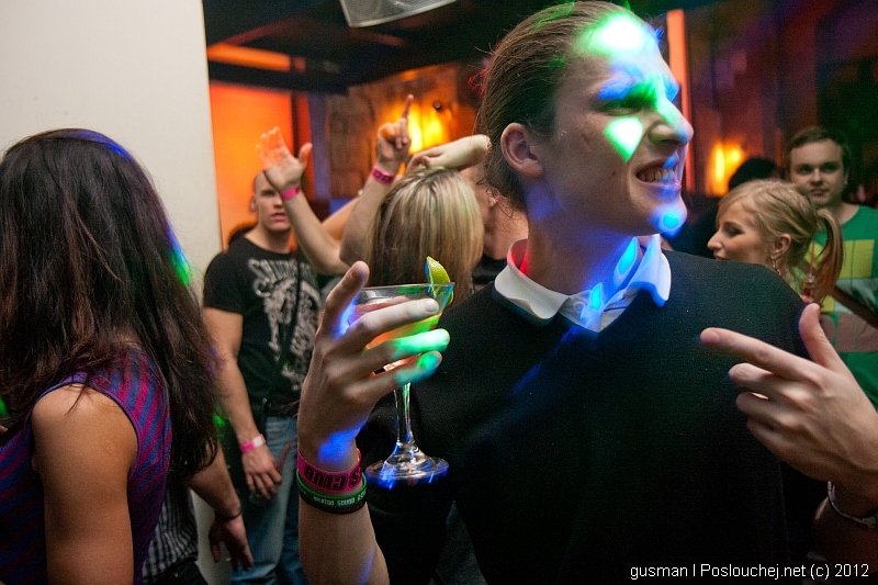 POPOF: FIRST TIME IN PRAGUE! - Pátek 27. 1. 2012