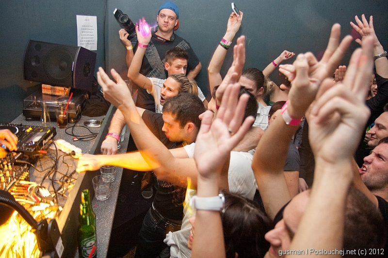 POPOF: FIRST TIME IN PRAGUE! - Pátek 27. 1. 2012