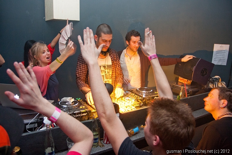 POPOF: FIRST TIME IN PRAGUE! - Pátek 27. 1. 2012
