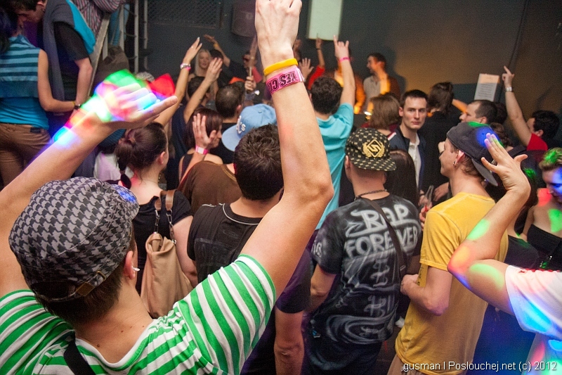 POPOF: FIRST TIME IN PRAGUE! - Pátek 27. 1. 2012