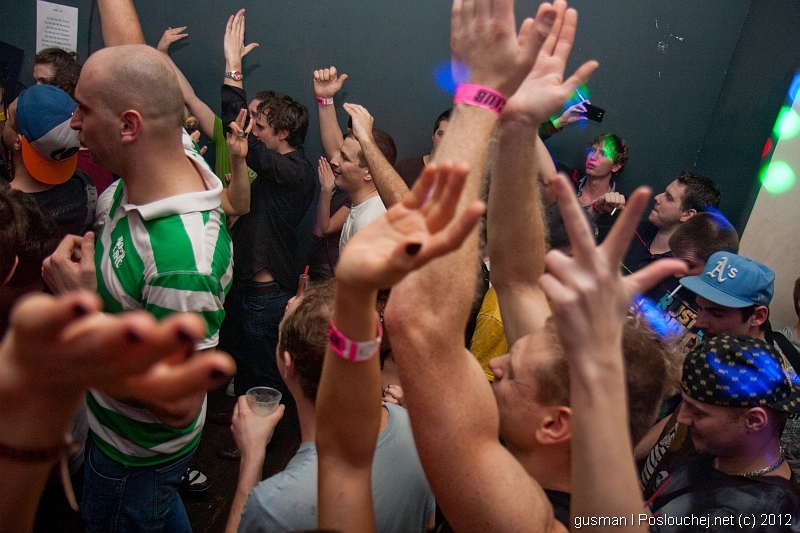 POPOF: FIRST TIME IN PRAGUE! - Pátek 27. 1. 2012