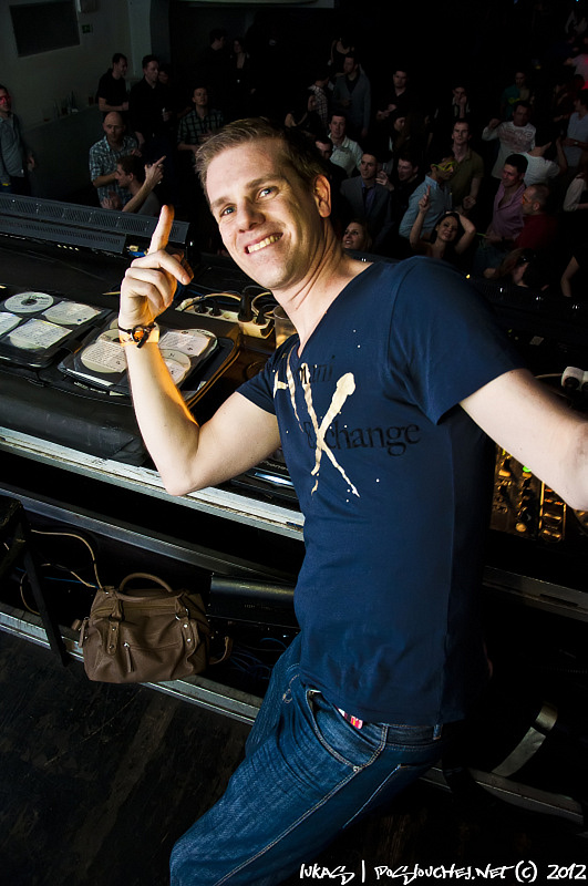 DJ SAN - KISS OF LIFE ALBUM RELEASE TOUR - Sobota 4. 2. 2012