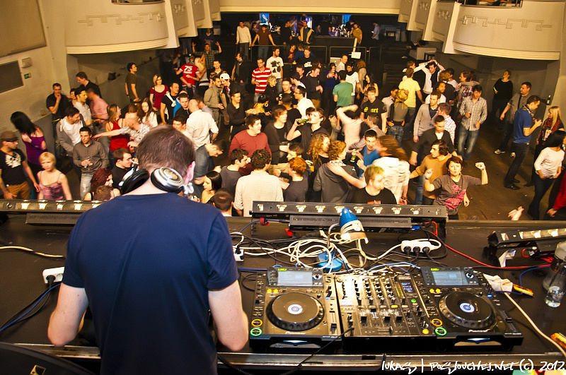 DJ SAN - KISS OF LIFE ALBUM RELEASE TOUR - Sobota 4. 2. 2012