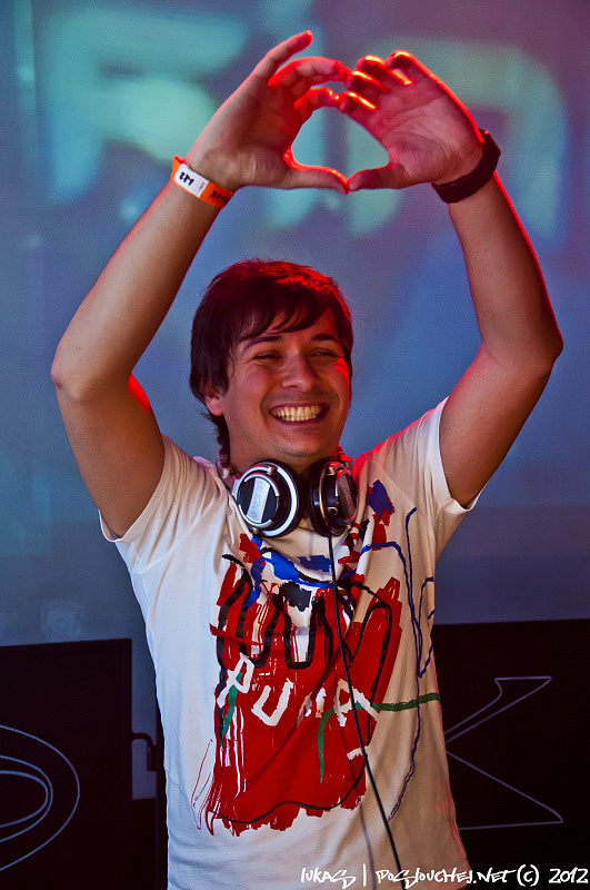 DJ SAN - KISS OF LIFE ALBUM RELEASE TOUR - Sobota 4. 2. 2012