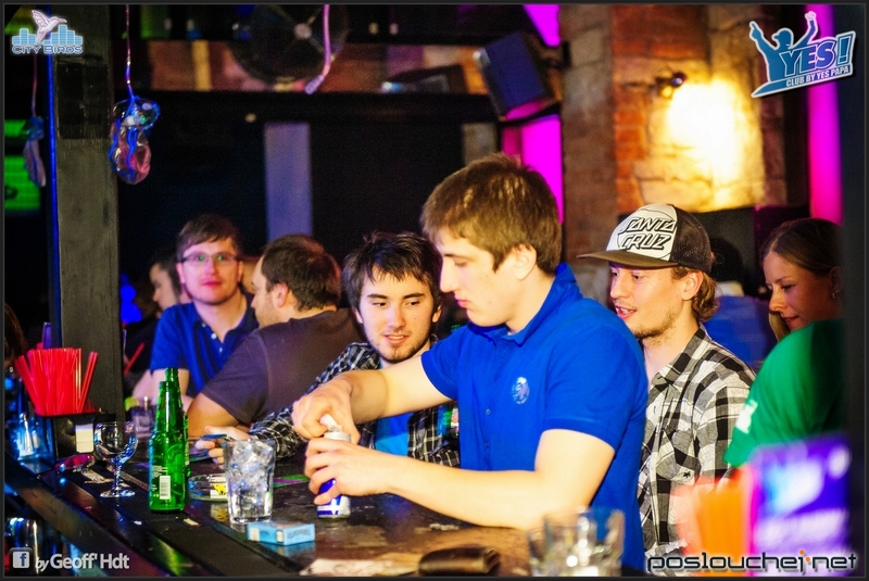 CITY BIRDS PRESENTS CRASH - Pátek 9. 3. 2012