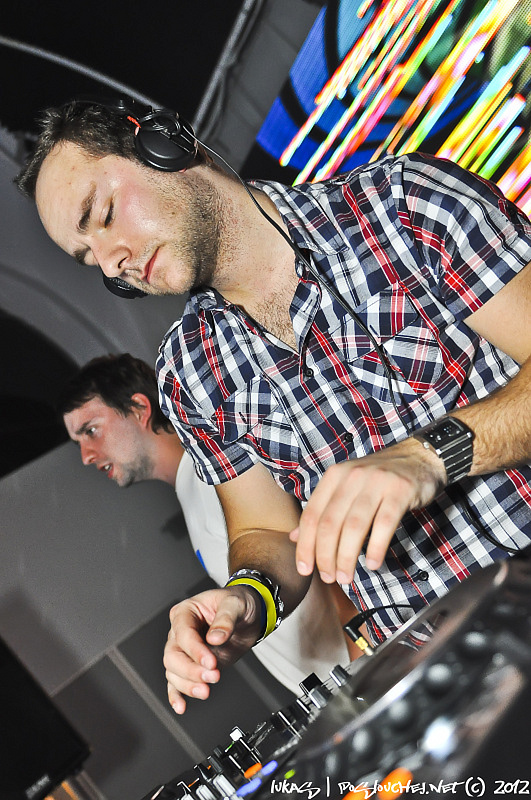 OXYGEN PURE TECHNO NIGHT - Sobota 28. 4. 2012