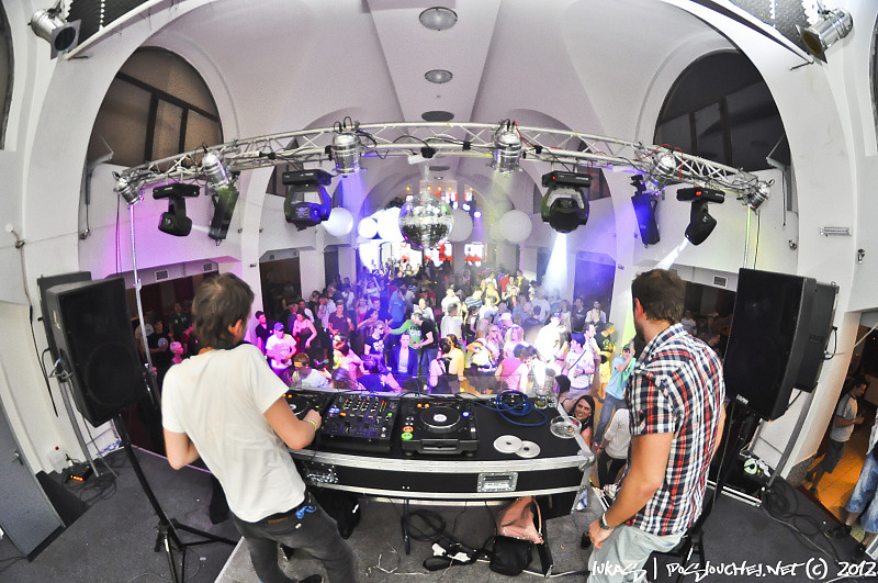 OXYGEN PURE TECHNO NIGHT - Sobota 28. 4. 2012
