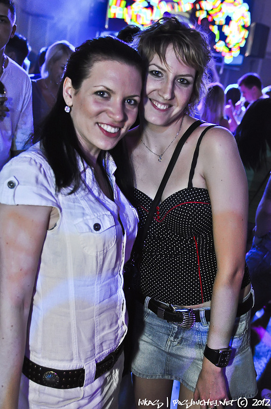 OXYGEN PURE TECHNO NIGHT - Sobota 28. 4. 2012