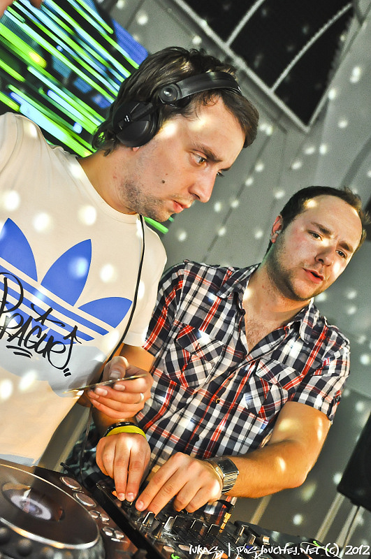 OXYGEN PURE TECHNO NIGHT - Sobota 28. 4. 2012