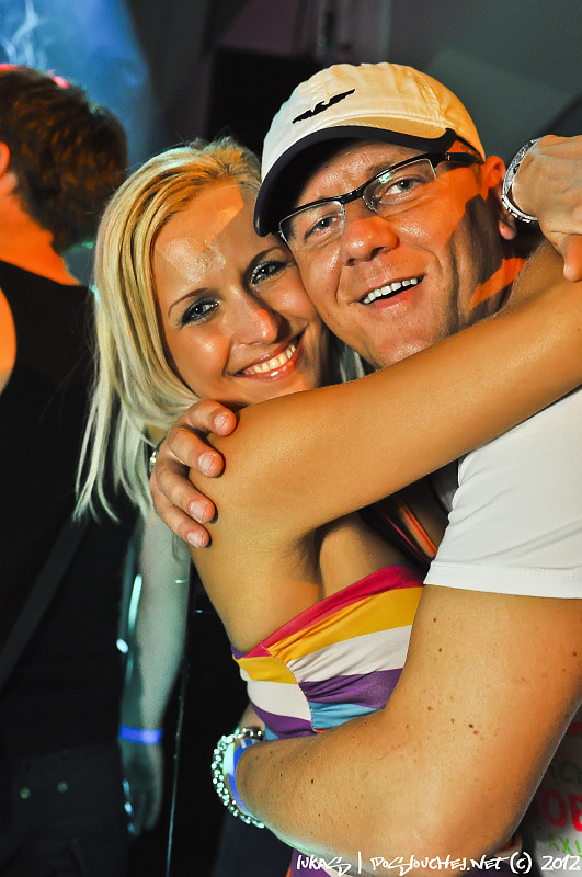OXYGEN PURE TECHNO NIGHT - Sobota 28. 4. 2012