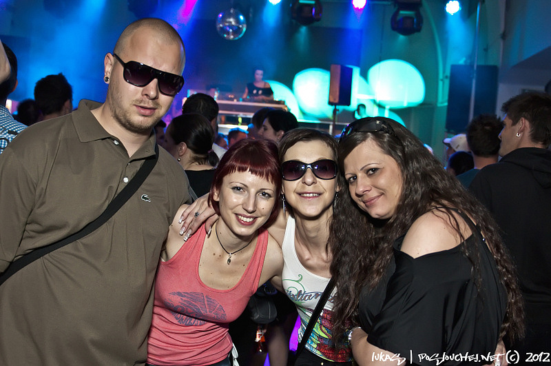 OXYGEN PURE TECHNO NIGHT - Sobota 28. 4. 2012