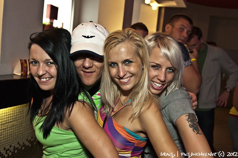 OXYGEN PURE TECHNO NIGHT - Sobota 28. 4. 2012