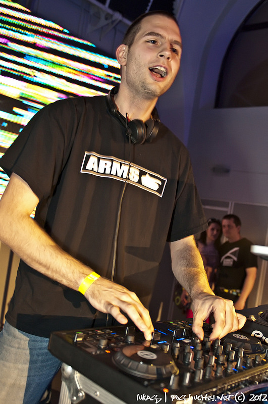OXYGEN PURE TECHNO NIGHT - Sobota 28. 4. 2012