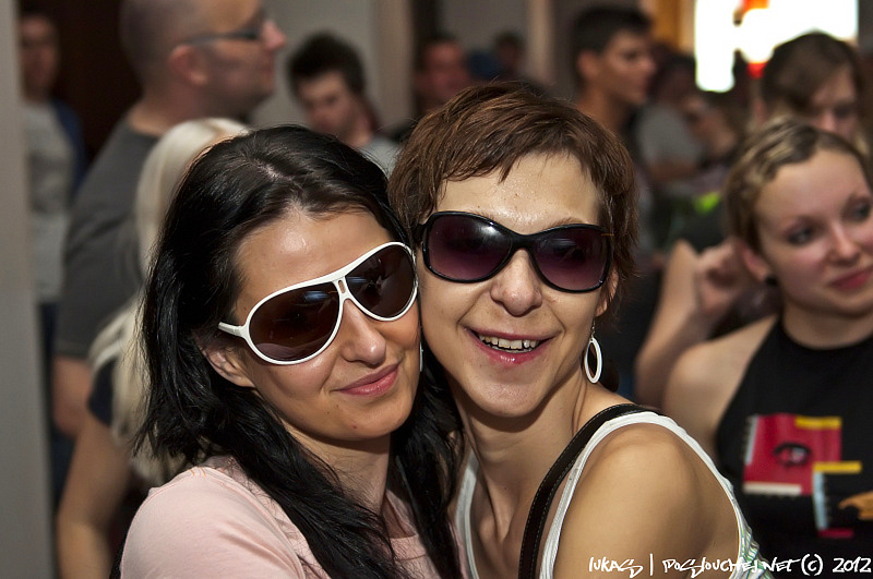 OXYGEN PURE TECHNO NIGHT - Sobota 28. 4. 2012