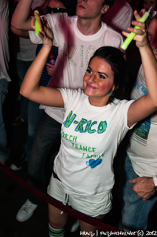 ABOVE & BEYOND GROUP THERAPY  - Sobota 15. 9. 2012