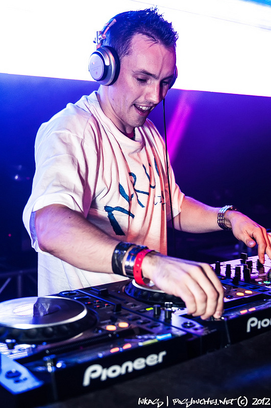 ABOVE & BEYOND GROUP THERAPY  - Sobota 15. 9. 2012