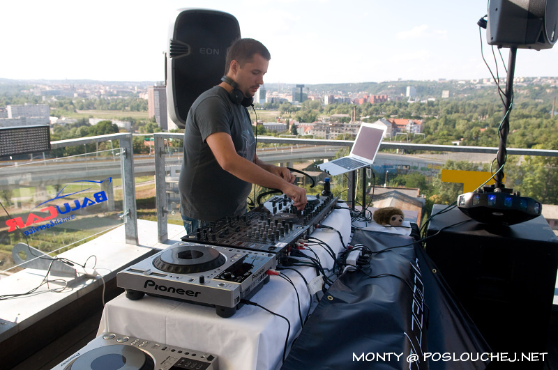 MINIMAL PEOPLE ON THE ROOF 2  - Sobota 8. 9. 2012