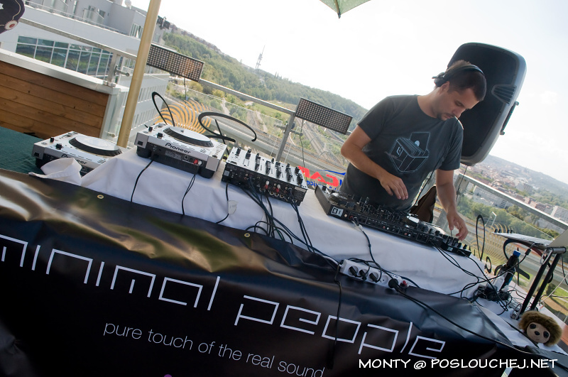 MINIMAL PEOPLE ON THE ROOF 2  - Sobota 8. 9. 2012