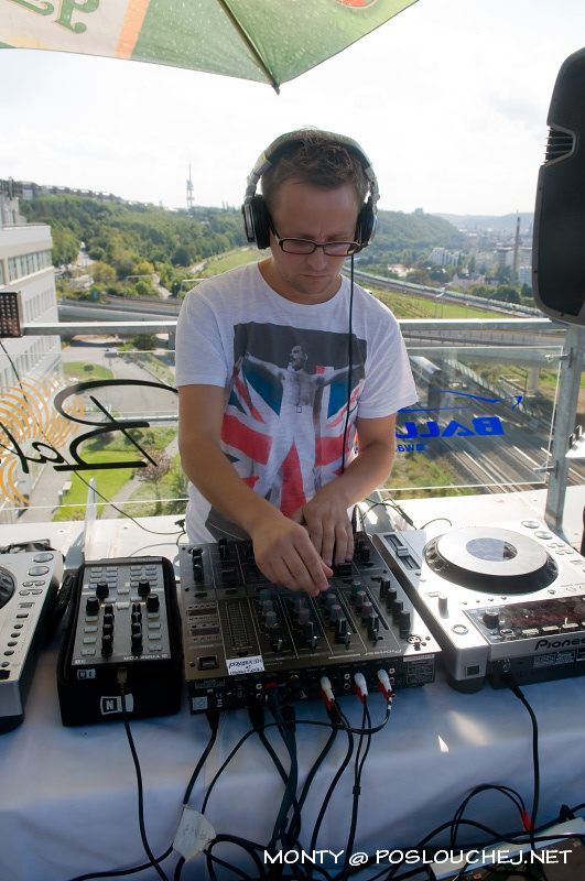 MINIMAL PEOPLE ON THE ROOF 2  - Sobota 8. 9. 2012