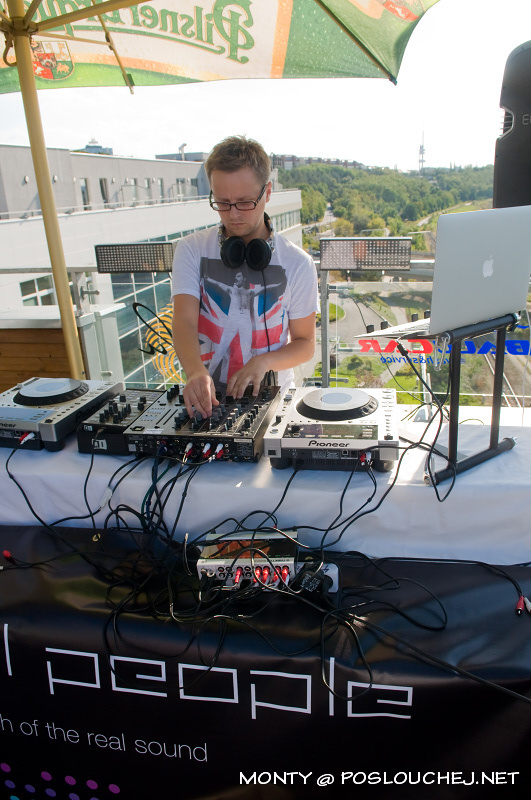 MINIMAL PEOPLE ON THE ROOF 2  - Sobota 8. 9. 2012