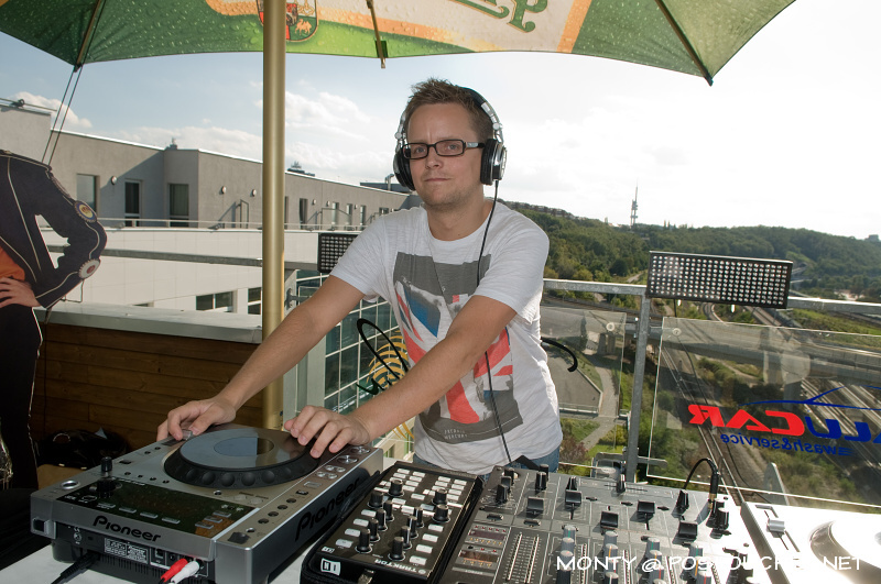 MINIMAL PEOPLE ON THE ROOF 2  - Sobota 8. 9. 2012