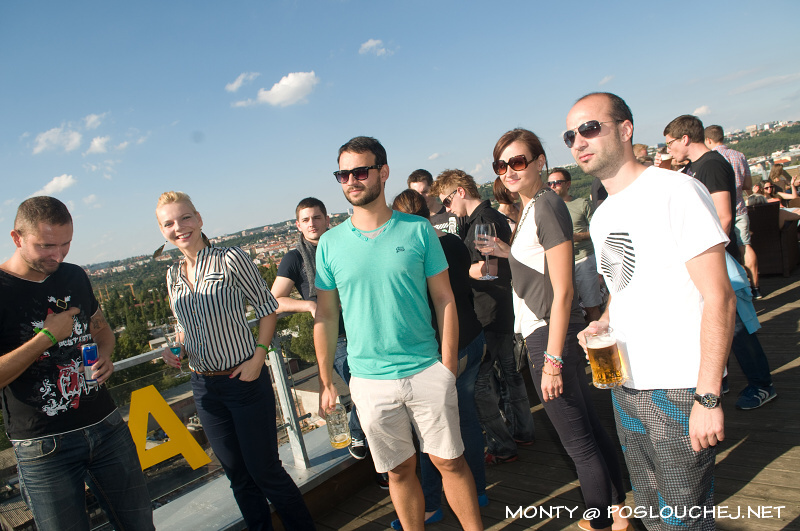 MINIMAL PEOPLE ON THE ROOF 2  - Sobota 8. 9. 2012