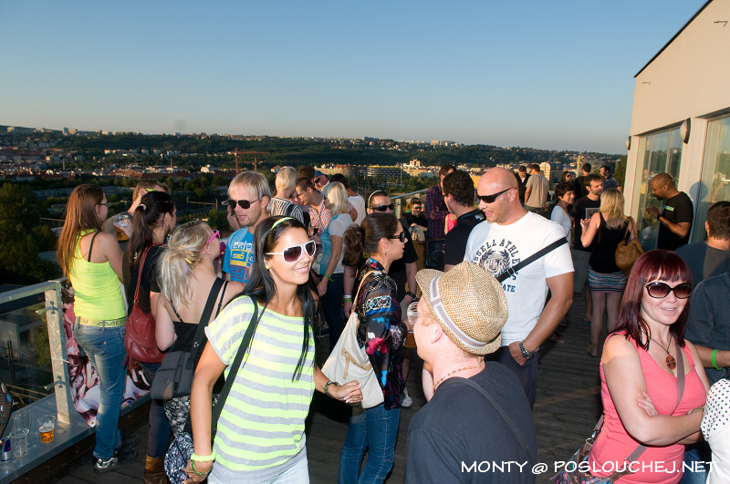 MINIMAL PEOPLE ON THE ROOF 2  - Sobota 8. 9. 2012