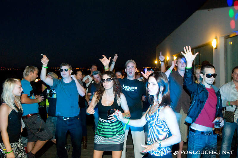 MINIMAL PEOPLE ON THE ROOF 2  - Sobota 8. 9. 2012