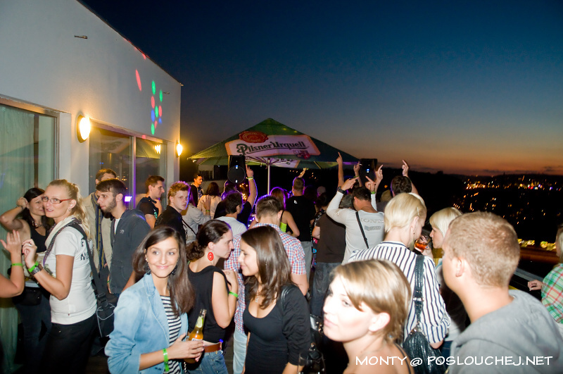 MINIMAL PEOPLE ON THE ROOF 2  - Sobota 8. 9. 2012