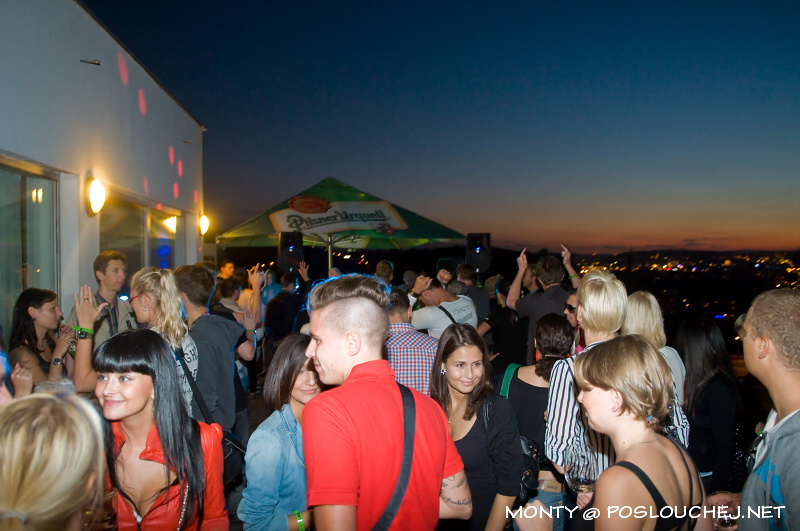 MINIMAL PEOPLE ON THE ROOF 2  - Sobota 8. 9. 2012